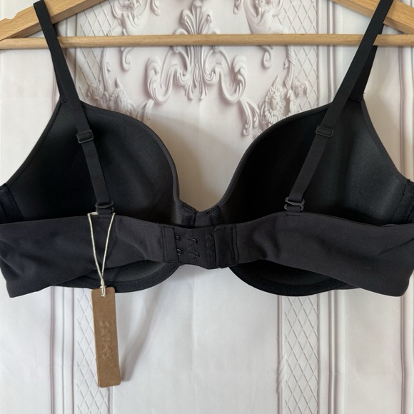 NWT SKIMS Fits Everybody T-Shirt Demi Bra Onyx Black Size 36C $54 - Picture 9 of 12